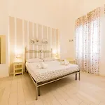 ベッド・アンド・ブレックファスト Incentro 3*