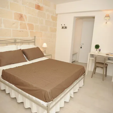 Incentro Oda ve Kahvaltı 4*